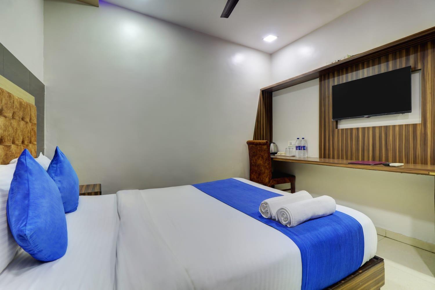 Hotel New Blue Sapphire Residency Mumbai Room photo